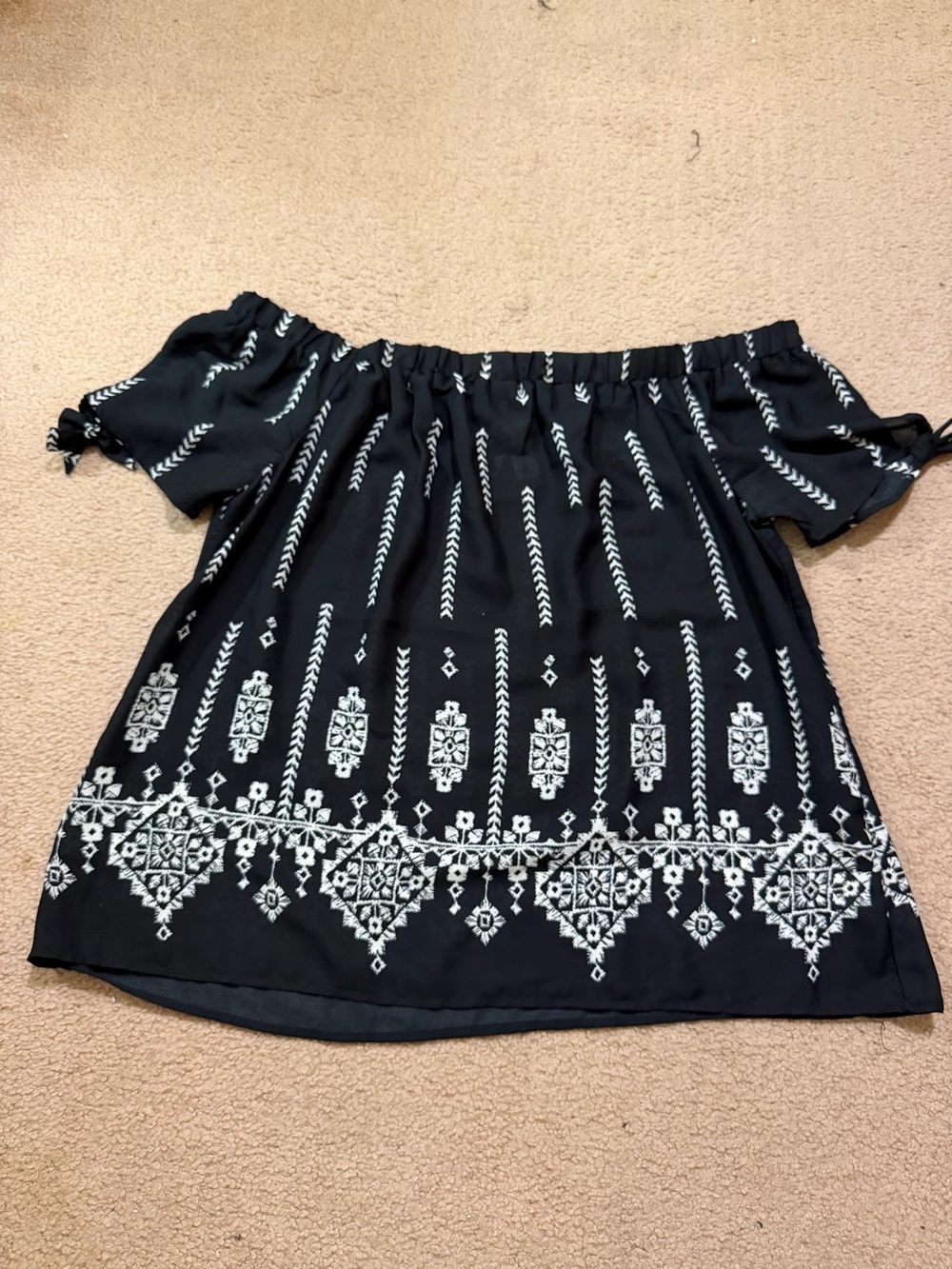 Society Girl Women XL Black White Off Shoulder Boho Tribal Print Tie Sleeve Top